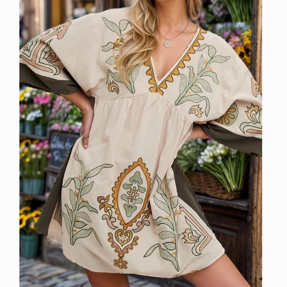 Veveret Dresses & Skirts - Veveret 💜 #428 Veveret Embroidered V-Neck  Mini Boho Babydoll Dress SR21